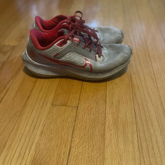 Used Nike Men's Ohio State University Air Zoom Pegasus 40 Running Shoes - Picture 1 of 4